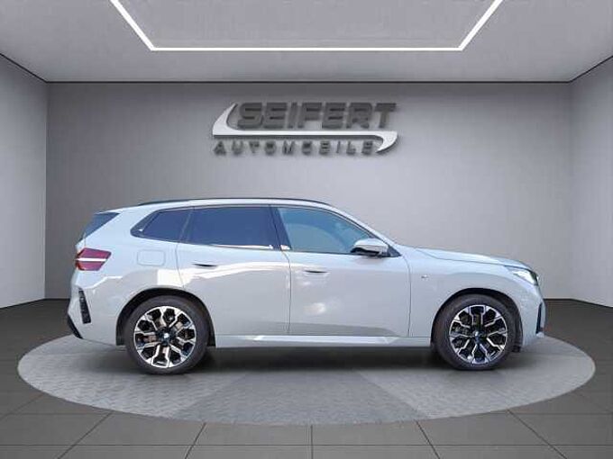 BMW X3 xDrive20i M-SPORT | AHK | Pano | Driv.Ass.Prof. |