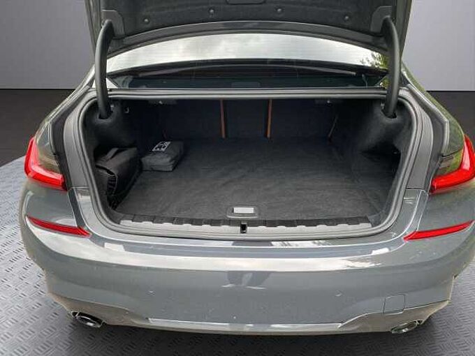 BMW 330e M-Sport I AHK SCHWENKBAR I LIVE COCKPIT I HIFI I LASERLICHT I HEAD-UP I SUR