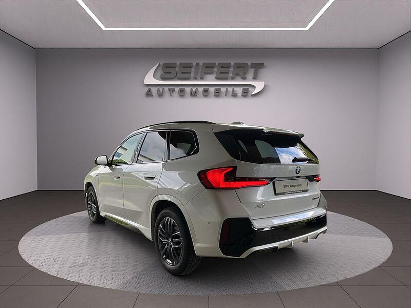 BMW X1 sDrive20i | M-SPORT | AHK | PANO | HARMAN |