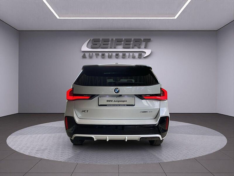 BMW X1 sDrive20i | M-SPORT | AHK | PANO | HARMAN |