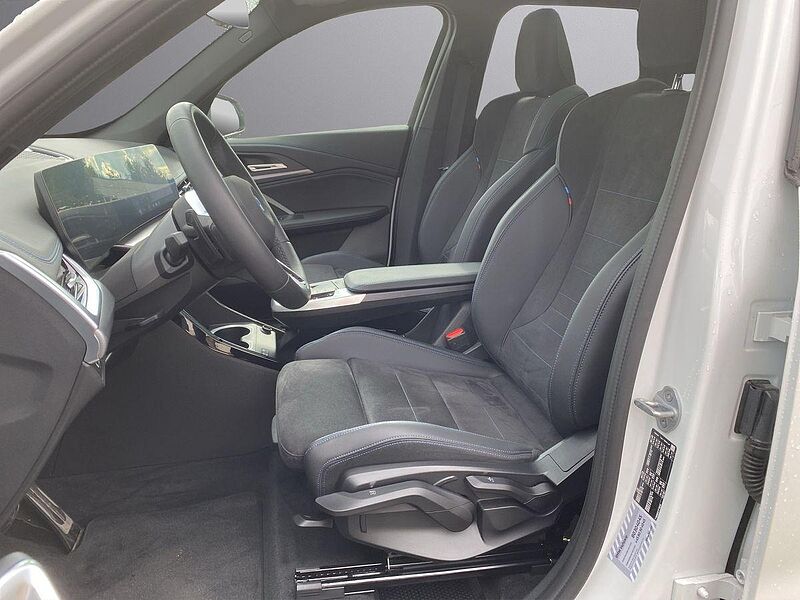 BMW X1 sDrive18i M Sport I AHK I Harman I PANO