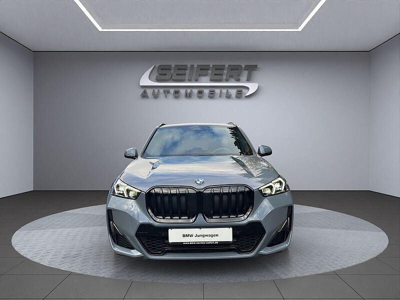 BMW X1 xDrive20d M-Sportpaket PRO / AHK / Pano /