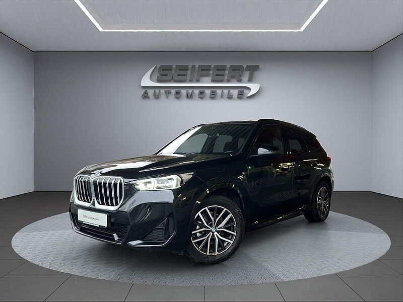 BMW X1 sDrive18i M-SPORT | AHK | PANO |