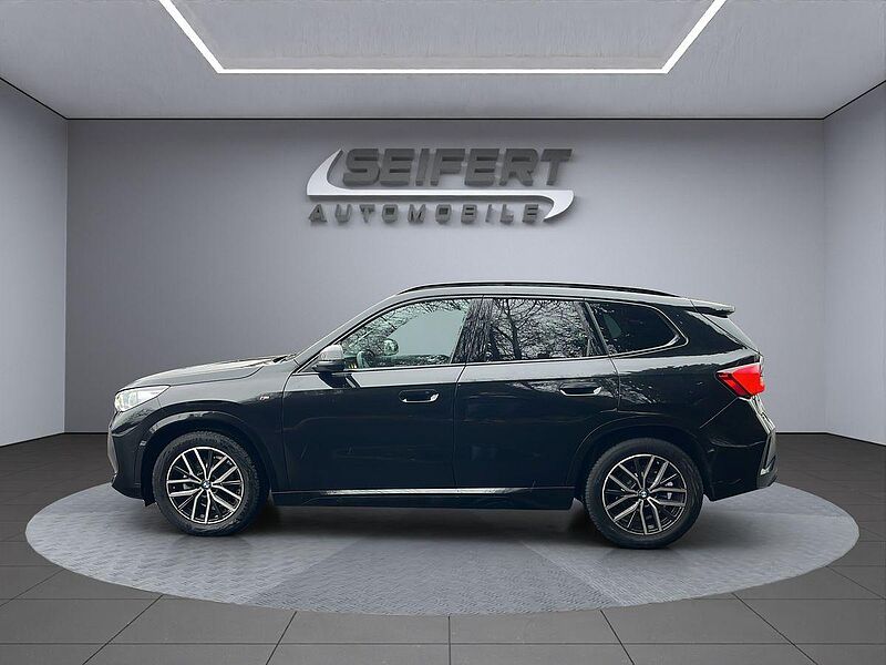 BMW X1 sDrive18i M-SPORT | AHK | PANO |