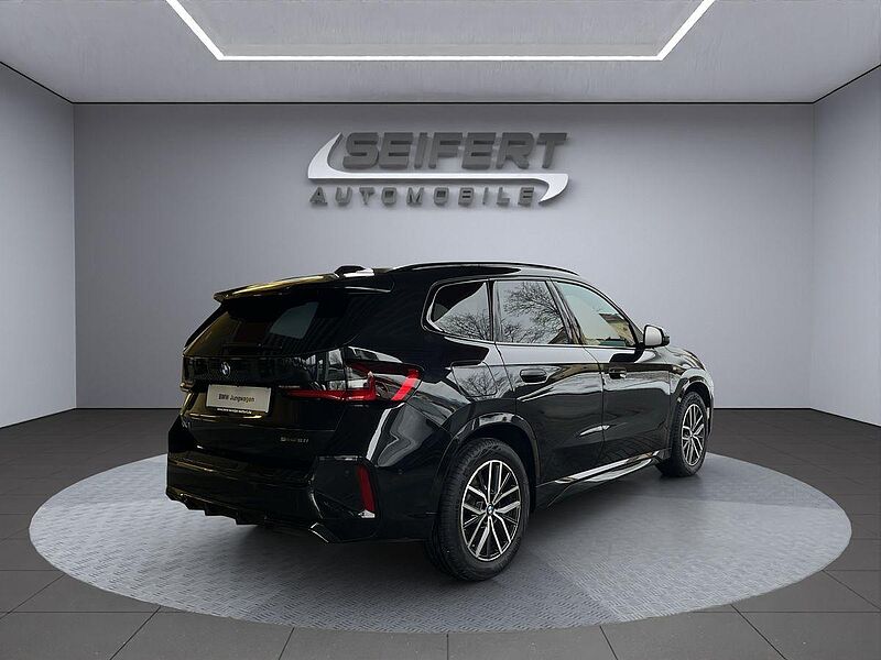 BMW X1 sDrive18i M-SPORT | AHK | PANO |