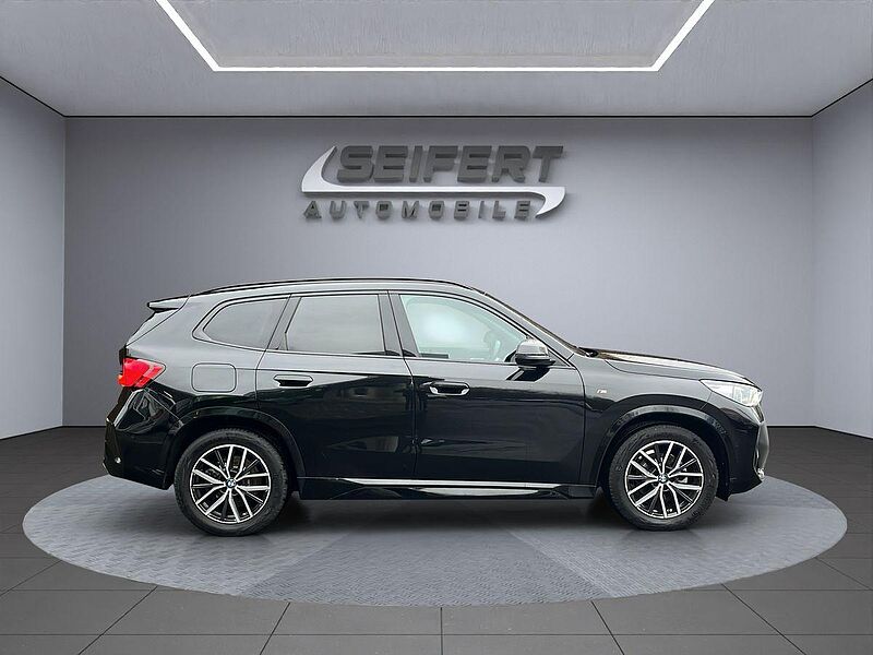 BMW X1 sDrive18i M-SPORT | AHK | PANO |