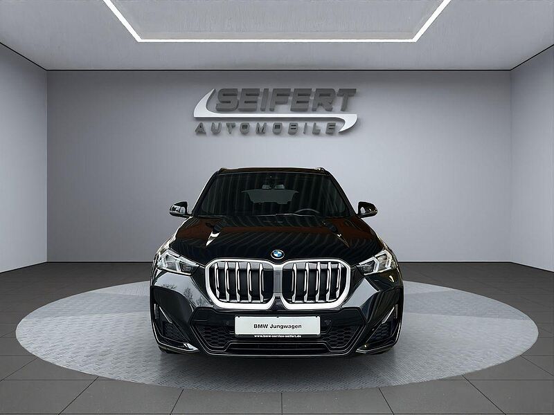 BMW X1 sDrive18i M-SPORT | AHK | PANO |
