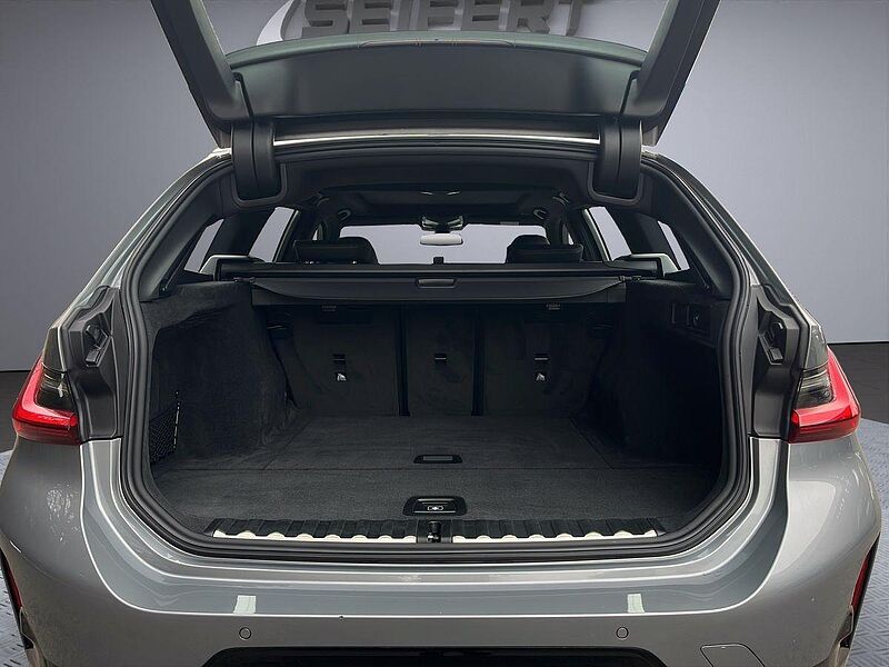 BMW 330i xDrive Touring M-Sport-PRO | AHK | PANO | Driv. Ass.