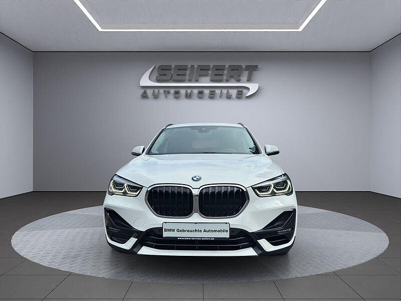 BMW X1 xDrive20i | AHK | Sport-Line | Driv. Ass. |
