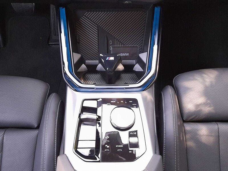 BMW X3 xDrive20i M-SPORT | AHK | Pano | Driv. Ass. Prof. |