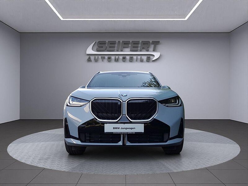 BMW X3 xDrive20i M-SPORT | AHK | Pano | Driv. Ass. Prof. |