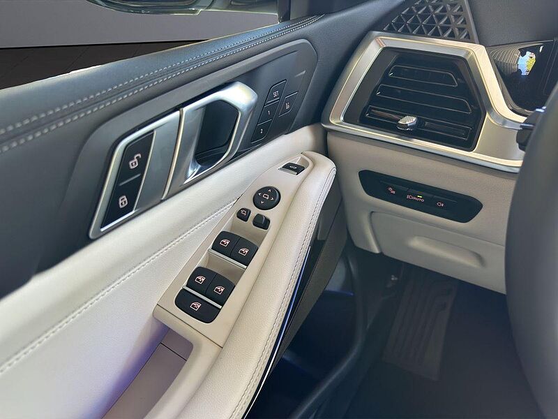 BMW X5 xDrive30d M-Sport PRO | 7-Sitzer | AHK | PANO | 360 |