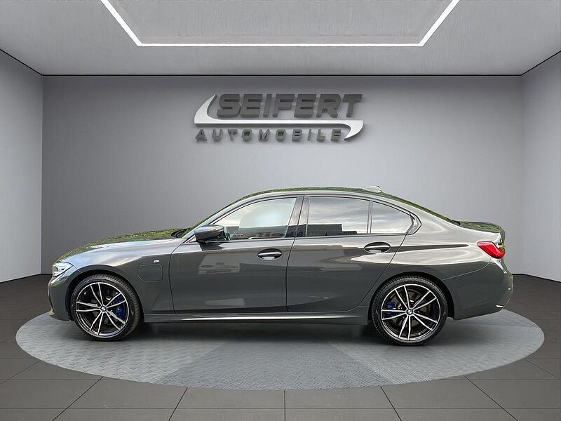 BMW 330e M-Sport I AHK SCHWENKBAR I LIVE COCKPIT I HIFI I LASERLICHT I HEAD-UP I SUR